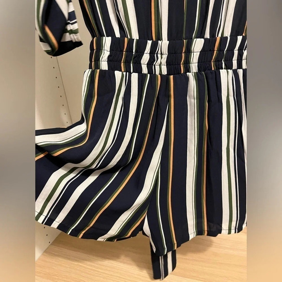 Hot Miami Style  - Jumpsuit With Shorts, Striped - Picture 4 of 6